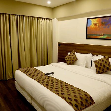 Hotel Mumbai House Andheri East, Mumbai Eksteriør bilde