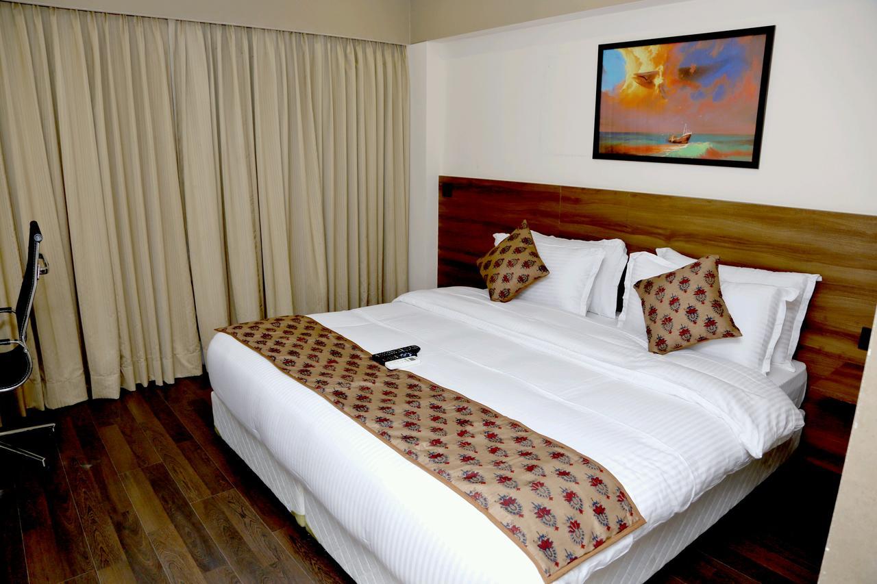 Hotel Mumbai House Andheri East, Mumbai Eksteriør bilde