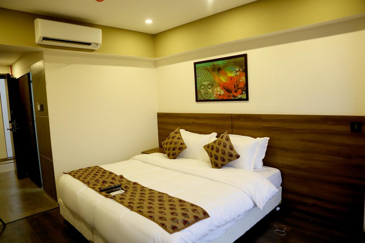 Hotel Mumbai House Andheri East, Mumbai Eksteriør bilde