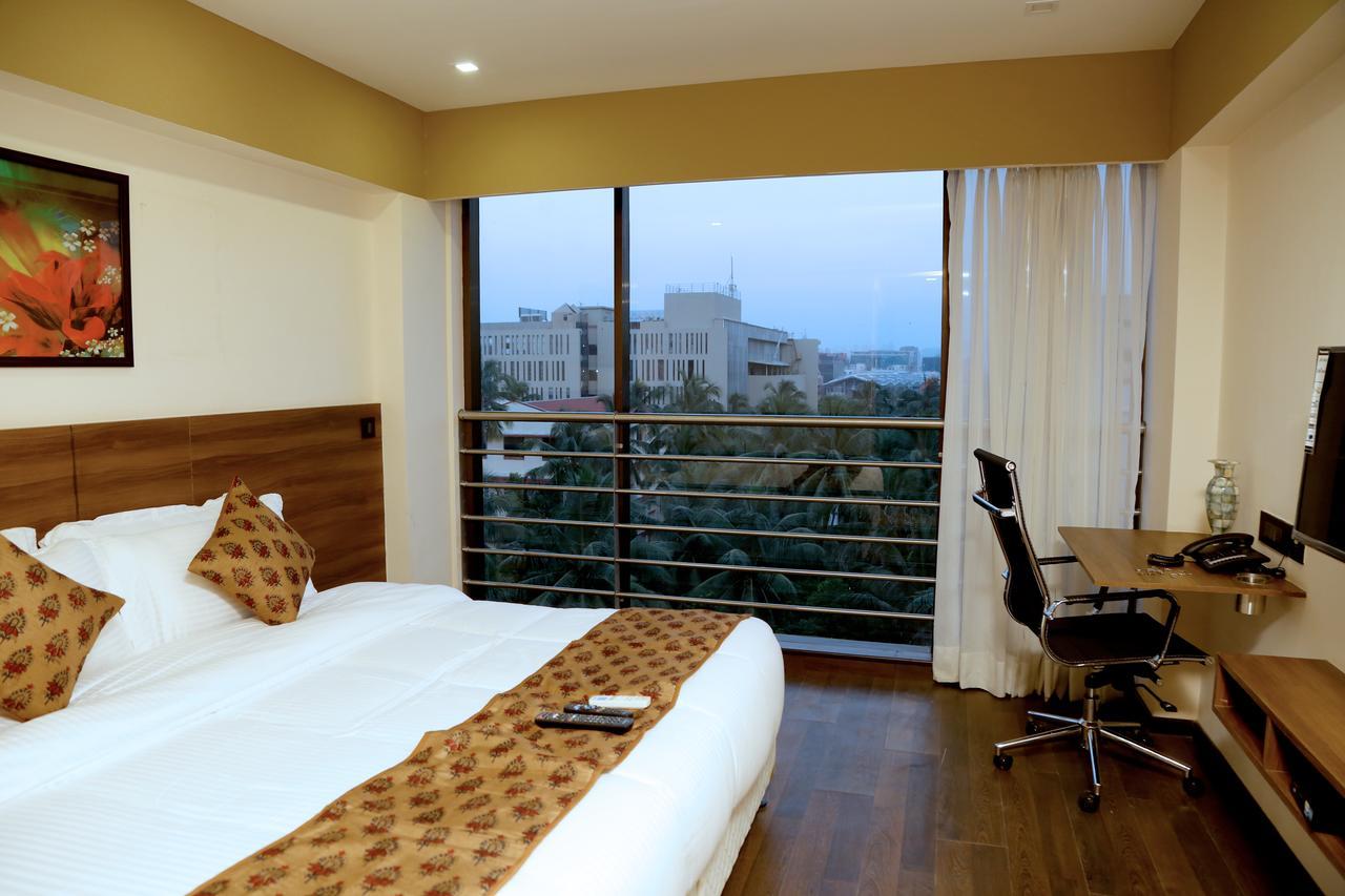 Hotel Mumbai House Andheri East, Mumbai Eksteriør bilde
