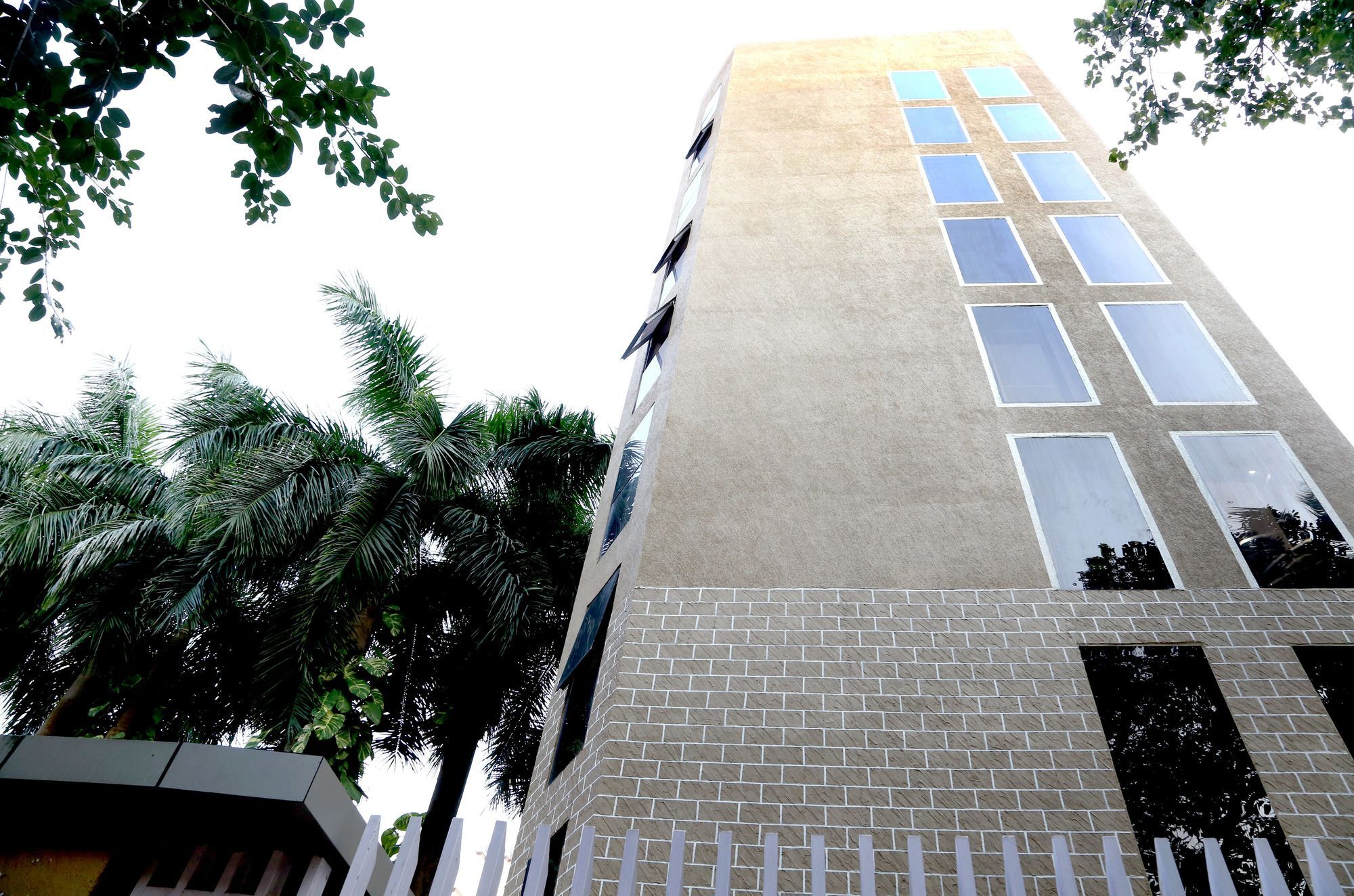 Hotel Mumbai House Andheri East, Mumbai Eksteriør bilde